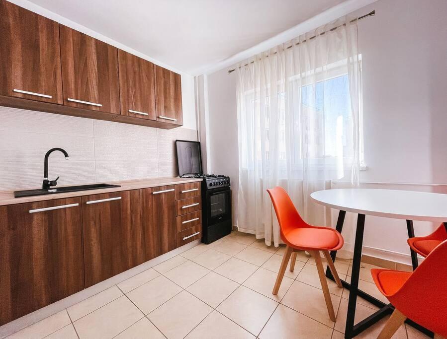 Quickspace Modern Concept Bucharest Luaran gambar